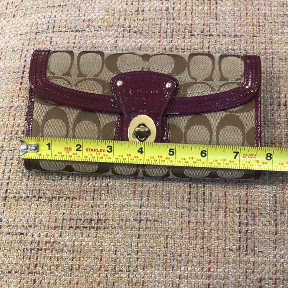 COACH Legacy Signature Slim Turn Lock Crossbody Ready Trifold Wallet Violet Trim - Picture 15 of 17